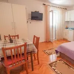 아파트 By The Sea Tucepi, Makarska - 13955