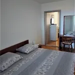아파트 By The Sea Tucepi, Makarska - 13955 투체피